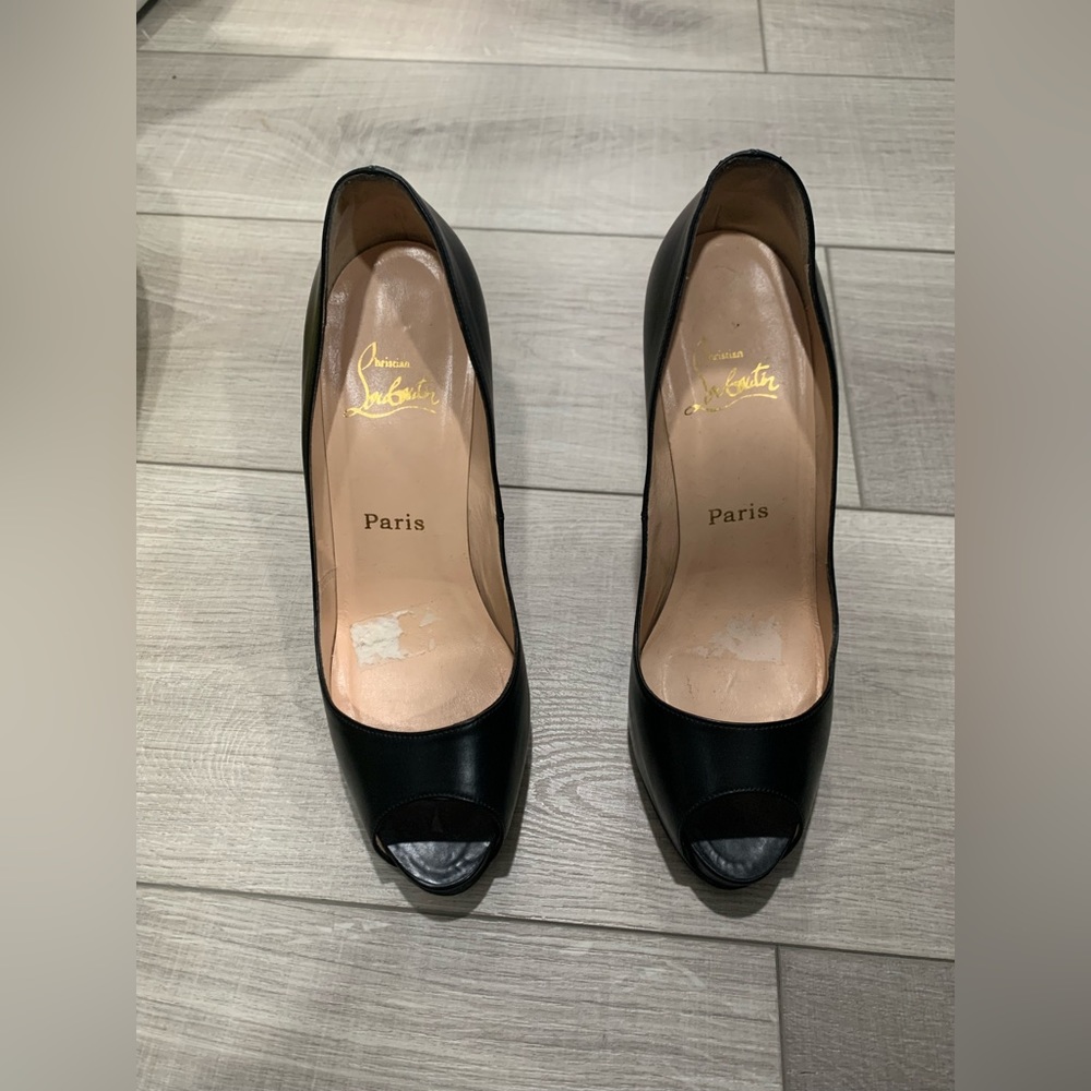 Authentic Louboutin black heels in good condition - Picture 2 of 8